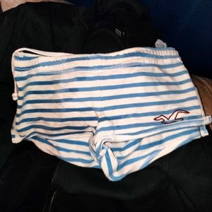 Hollister short small